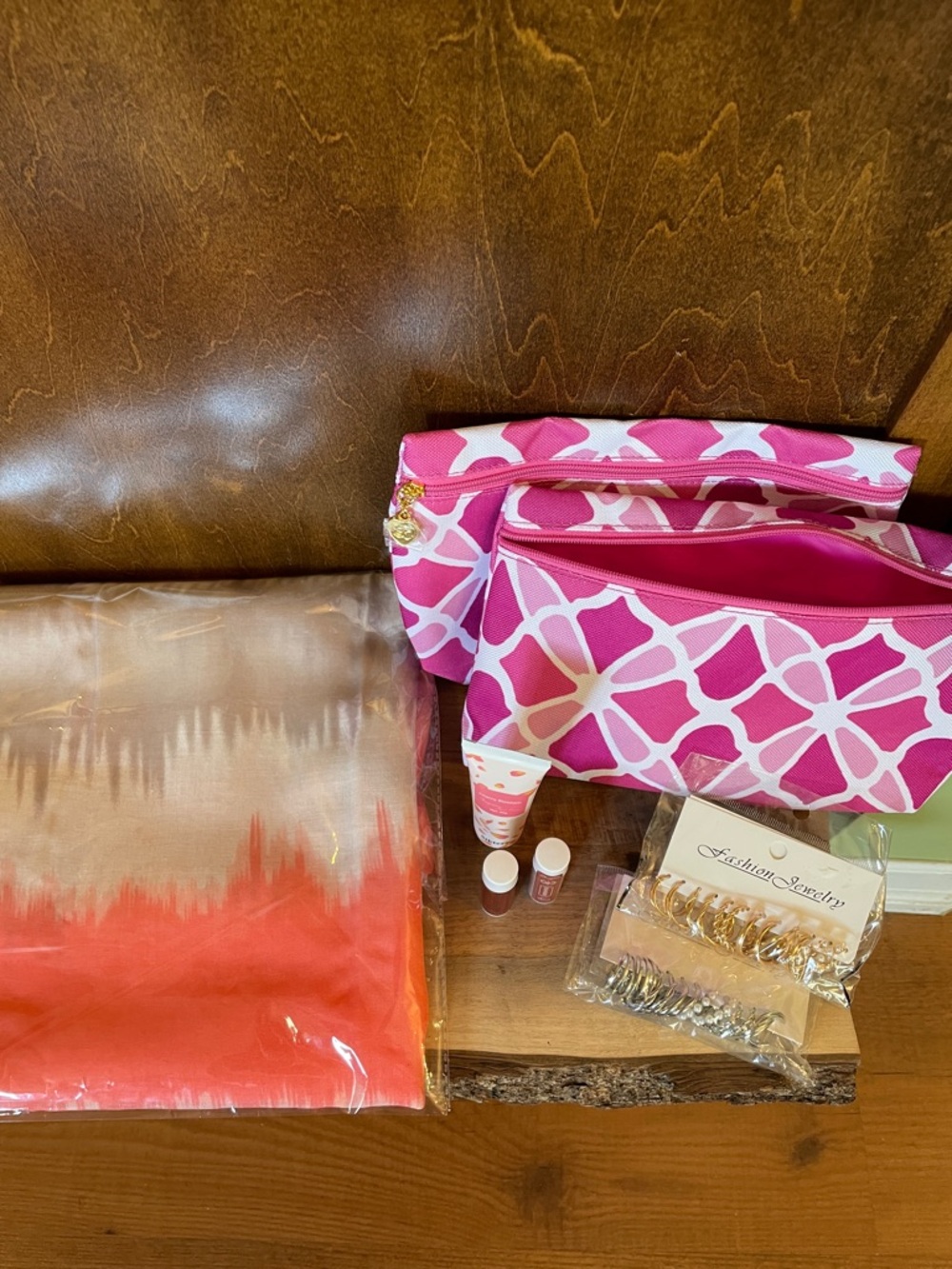 Pink and White Cosmetic Bag ms with Accessories (all new)